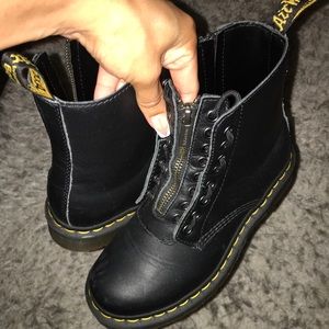 ✨SOLD✨ Dr. Marten’s Pascal Front Zip Boot.